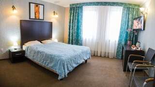 Отель Hotel Solomiya Трускавец Стандартный двухместный номер с 1 кроватью-1